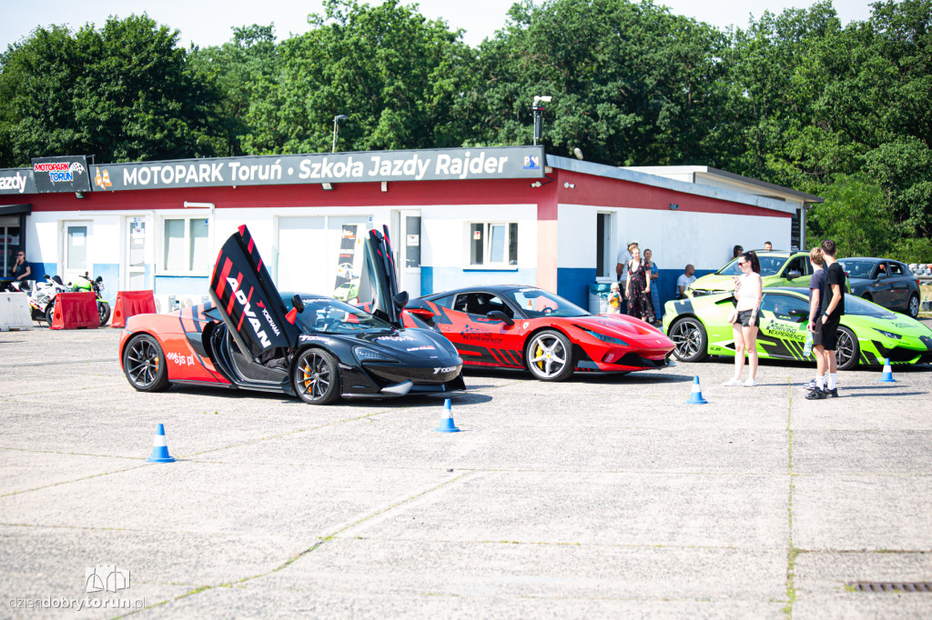Otwarcie wakacji z Supercarami w Motoparku