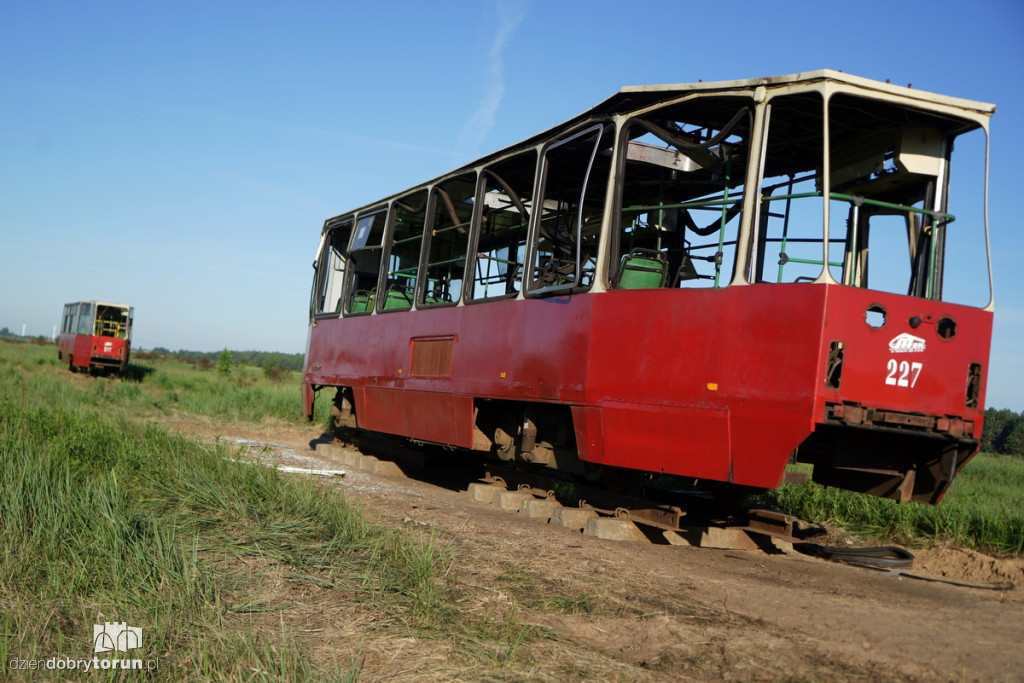 Eksplozje, dym i tramwaje na poligonie
