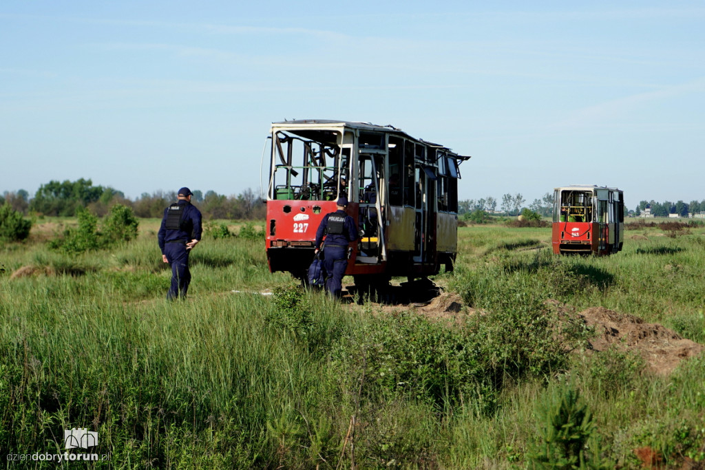 Eksplozje, dym i tramwaje na poligonie