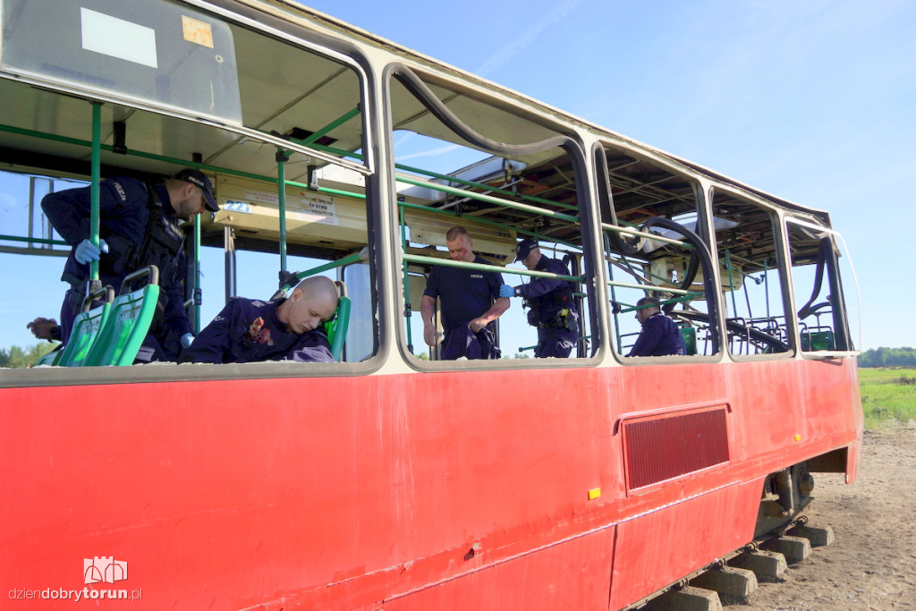 Eksplozje, dym i tramwaje na poligonie