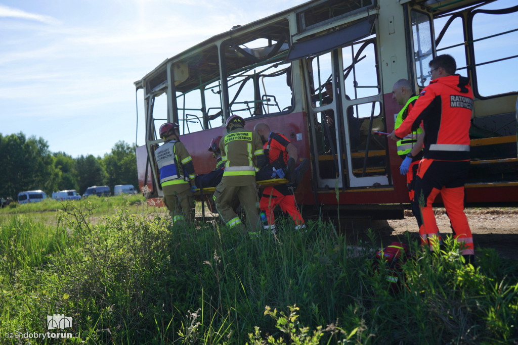 Eksplozje, dym i tramwaje na poligonie