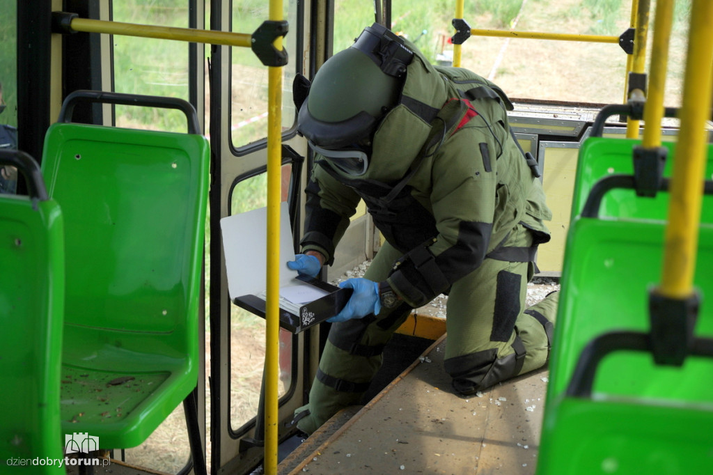Eksplozje, dym i tramwaje na poligonie