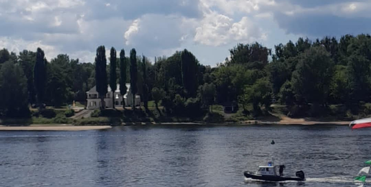 Policyjne łodzie na Wiśle w Toruniu