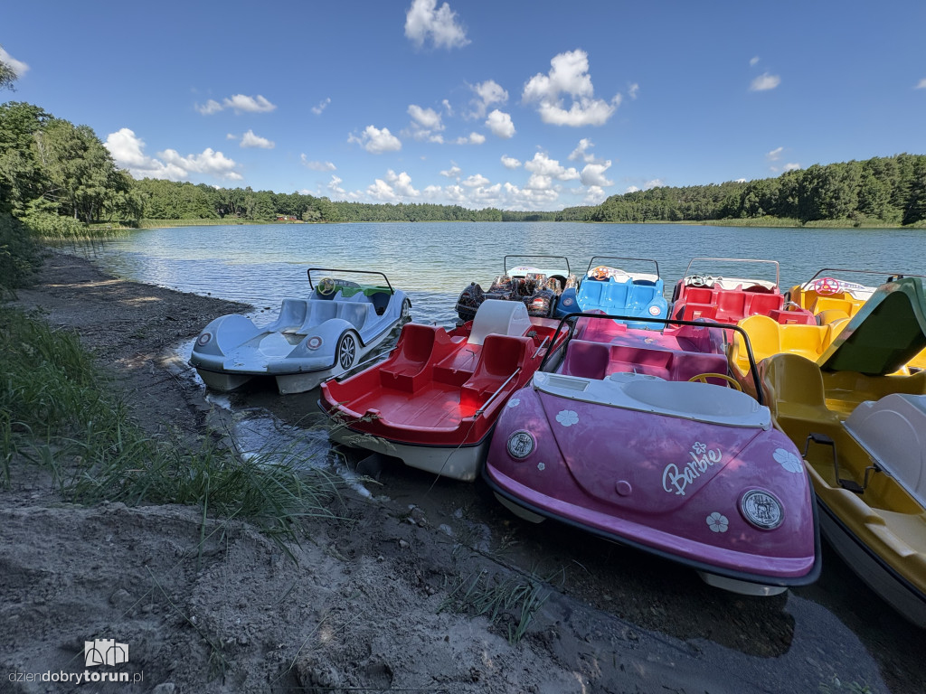Plaża nad jeziorem w Okoninie