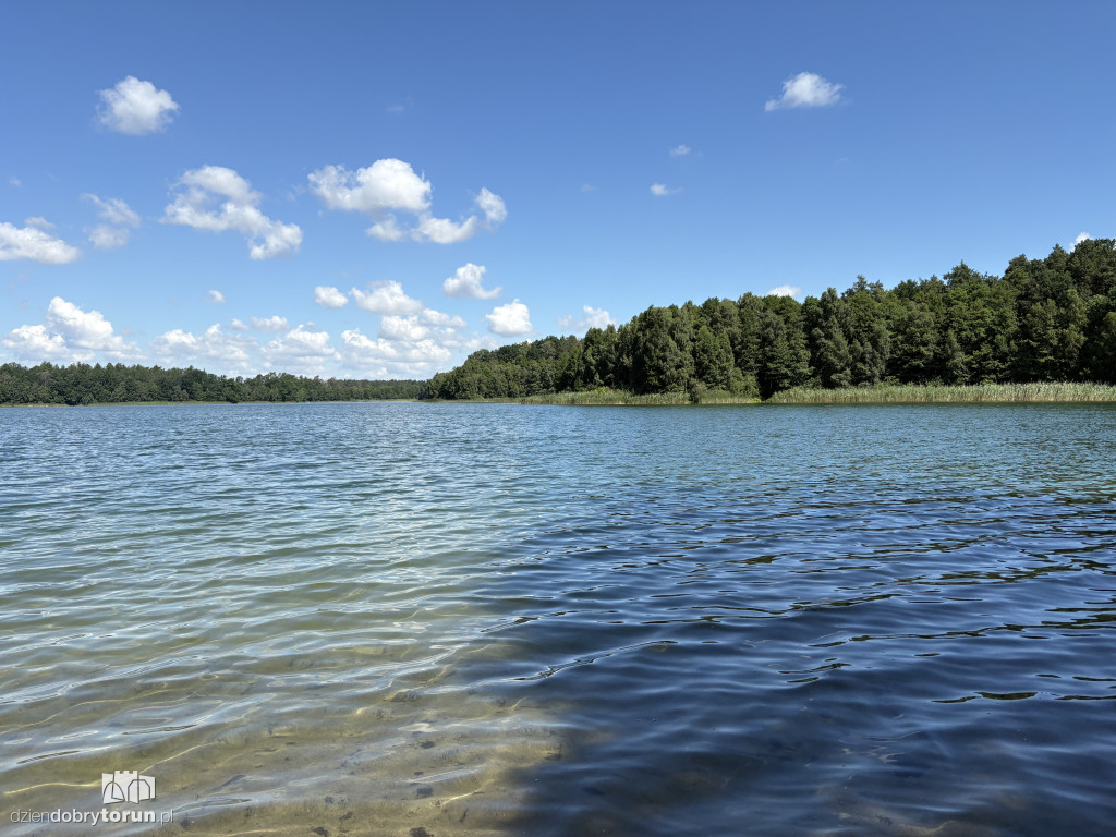 Plaża nad jeziorem w Okoninie