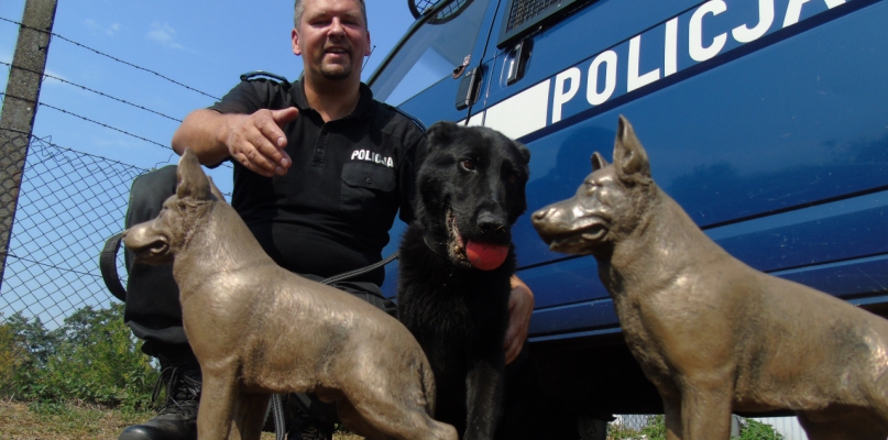 Black, jego przewodnik i ich trofea fot. A. Wesołowska