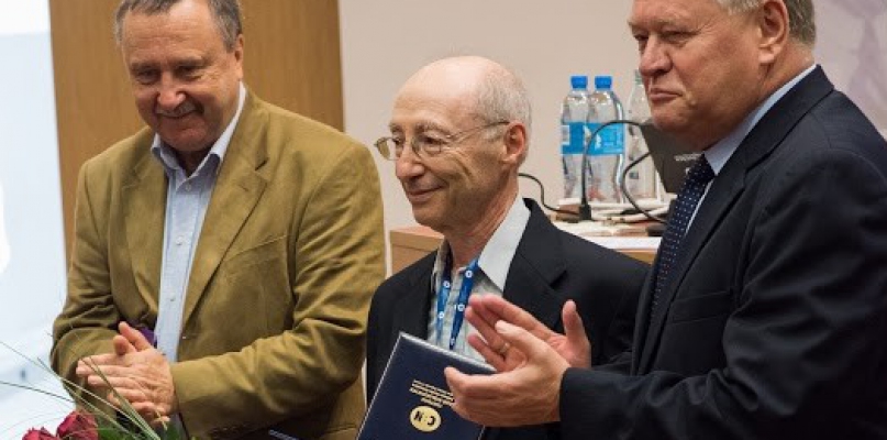 Profesor Paul H. Rabinowitz odebrał medal  fot. Tomasz Berent