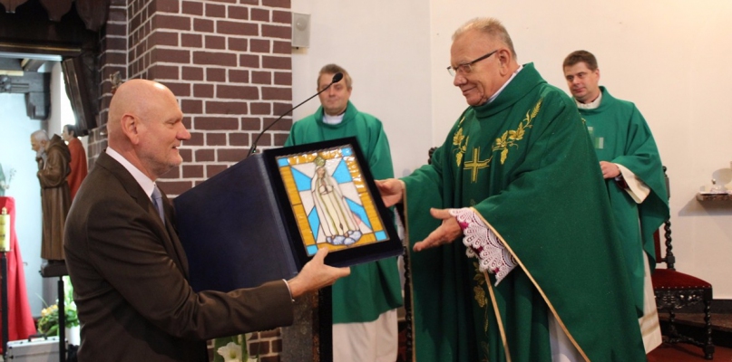 Ksiądz Kardasz pomaga policjantom od 25 lat fot. policja