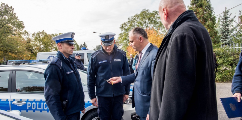 Nowe samochody trafiły do policjantów fot. T. Berent