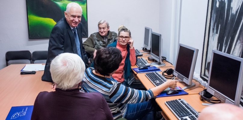 Europoseł Janusz Zemke z uczestnikami kursu, fot. Tomasz Berent