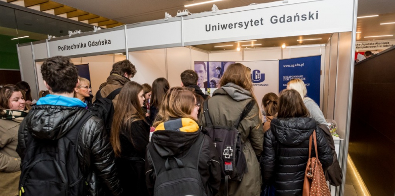 Maturzyści zapoznali się z ofertą edukacyjną ponad 20 uczelni z całego kraju, fot. Tomasz Berent