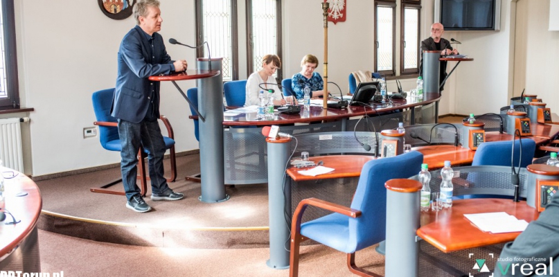 Dyrekcja przedstawiła informacje o zmianach w CSW. Niestety nie mogli odpowiedzieć na pytania radnych, fot. Tomasz Berent