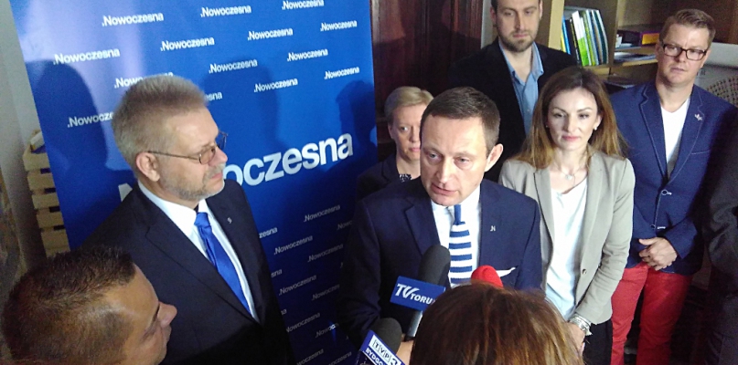 Paweł Rabiej (w krawacie w paski): 5 czerwca będziemy chcieli ogłosić podstawy programowe Nowoczesnej, fot. Wojciech Giedrys