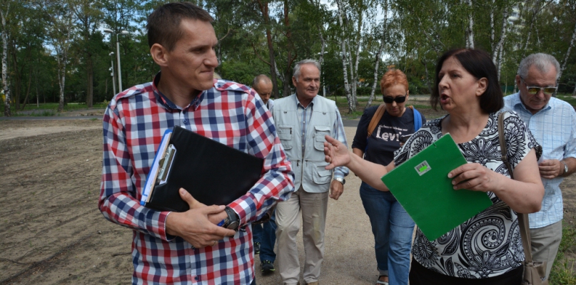 Mieszkańcy mówią "dość". Ich park powoli zamienia się w busz!