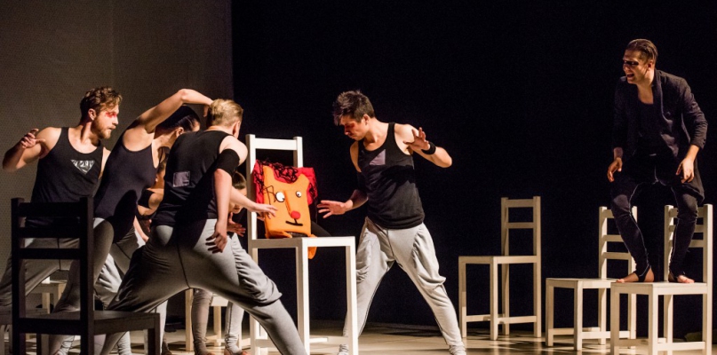 Aktorzy tańczyli, a młodzież płakała ze śmiechu, fot. Tomasz Berent