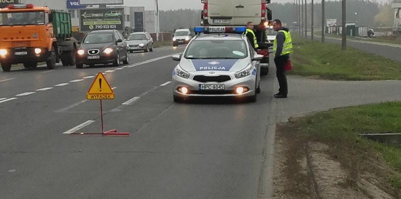 Do wypadku doszło na pasie w kierunku ul. Równinnej, tam też została zwężona jezdnia, fot. nadesłane