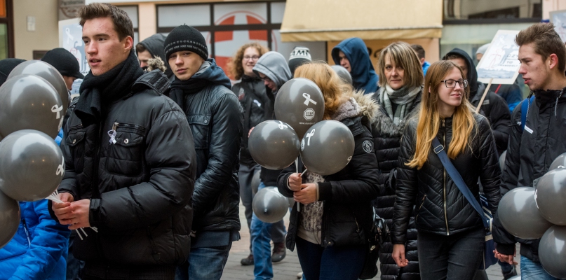 Marsz Białej Wstążki przeszedł ulicami Starówki, fot. Tomasz Berent