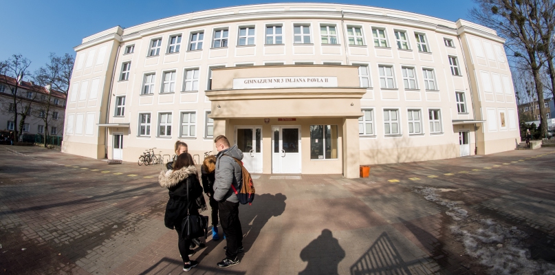 Od 1 września czeka nas sporo zmian w toruńskich szkołach - w miejsce Gimnazjum nr 3 powstanie Szkoła Podstawowa nr 4, fot. Tomasz Berent