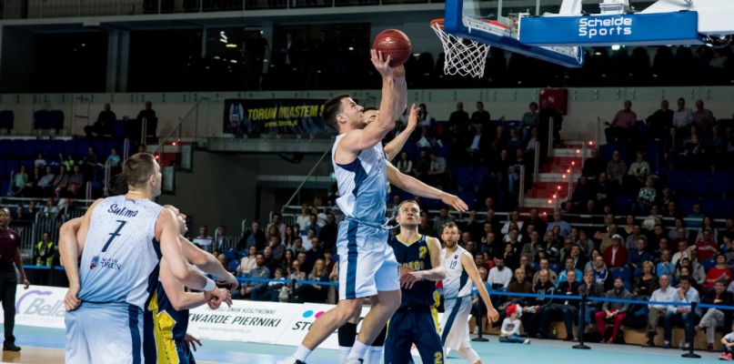 Kibice wychodzili zawiedzeni. Forma z początku sezonu uciekła