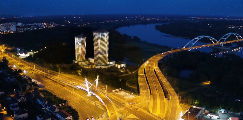 Oto wizja zagospodarowania terenów po wschodniej strony mostu drogowego. Koncepcję opracowała toruńska pracownia architektoniczna A-Symetria. Architekt: mgr inż. arch. Agata Kołodzińska i mgr inż. arch. Anna Trzeciak