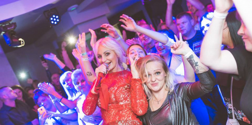 Kluby disco polo prześcigają się w zapraszaniu gwiazd. Kolejne głośne nazwiska w T