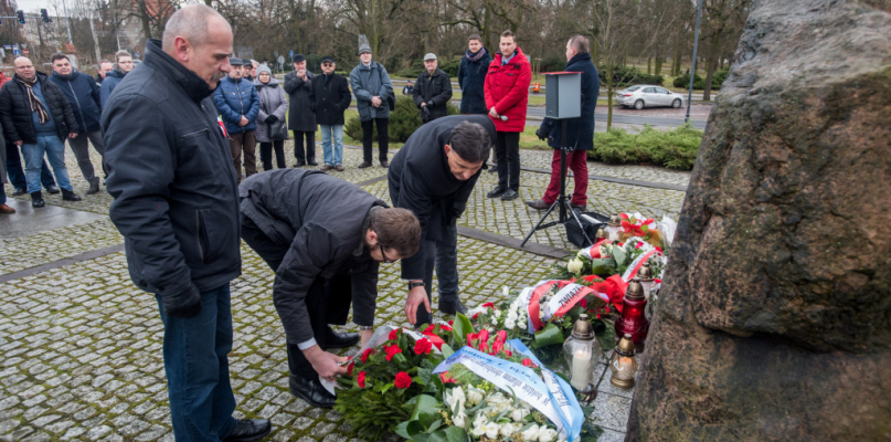 Obchody SLD w alei Jana Pawła II. Fot. Tomasz Berent