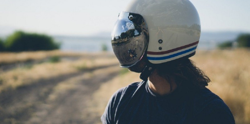 Kaski ochronne - czyli jak cieszyć się bezpieczeństwem podczas jazdy na deskorolce