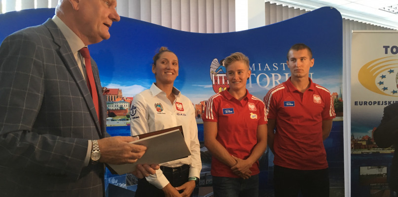 Foto. Redakcja/ Jolanta Ogar na zdjęciu pierwsza z lewej