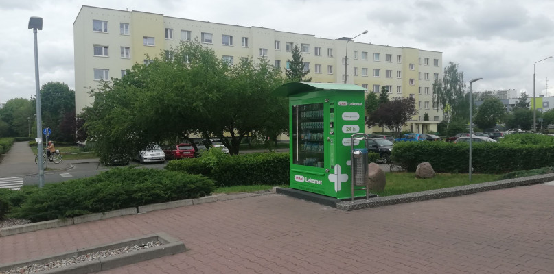 W Toruniu stanął lekomat. Kupisz m.in. prezerwatywy, maseczkę czy lek na kaca