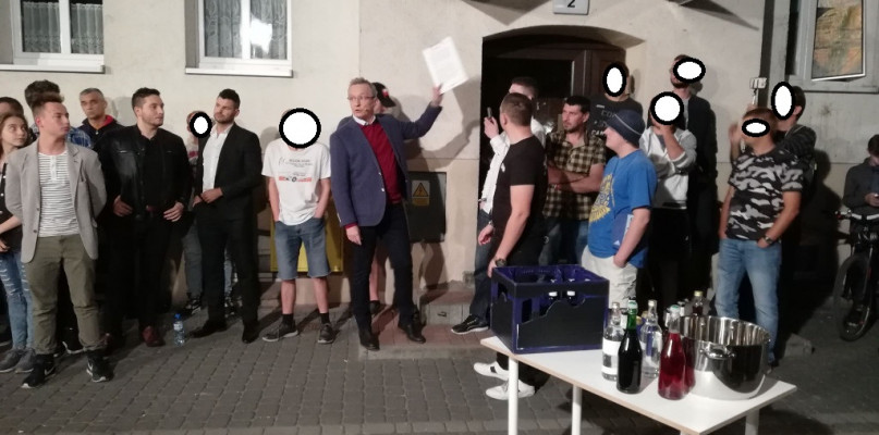 Toruń: oto, co wydarzyło się w lokalu przy Urzędniczej 2! Dawid R. wraz z kolegą..