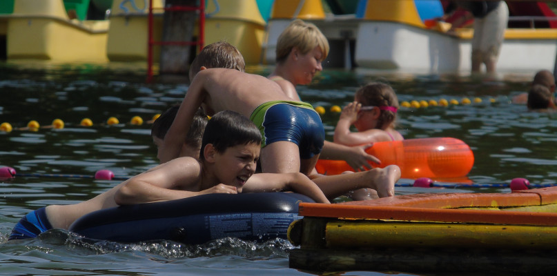 Nie tak wyobrażała sobie wizytę z dziećmi na plaży w Osieku n. Wisłą. Ten widok ją