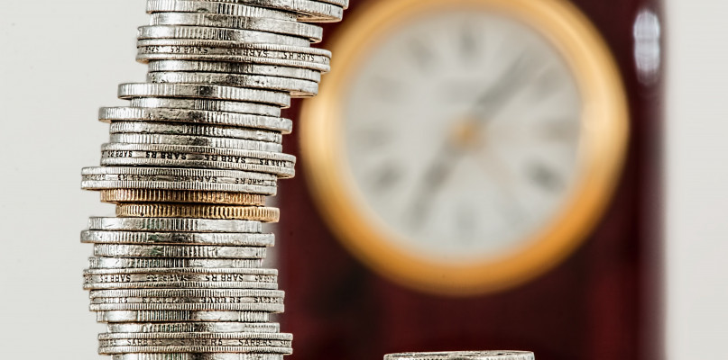 Ile trwa księgowanie przelewów? Jak działają sesje przelewów bankowych?