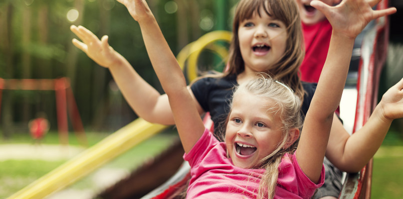 Toruń: wiosenne porządki na placach zabaw. Prace już się rozpoczęły