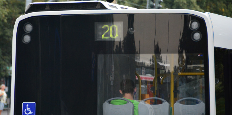 Toruń: mieszkańcy ulicy Inowrocławskiej chcą wiaty przystankowej!