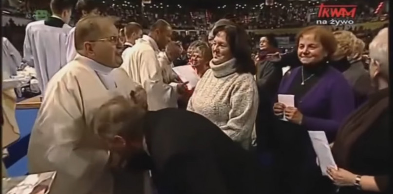 Ojciec T. Rydzyk prosi wiernych o małe koperty. Zaprasza ich na Jasną Górę