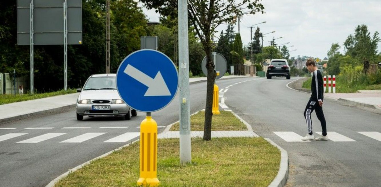 Czarna droga w Tucholi po remoncie, fot. Tomasz Czachorowski dla UMWKP