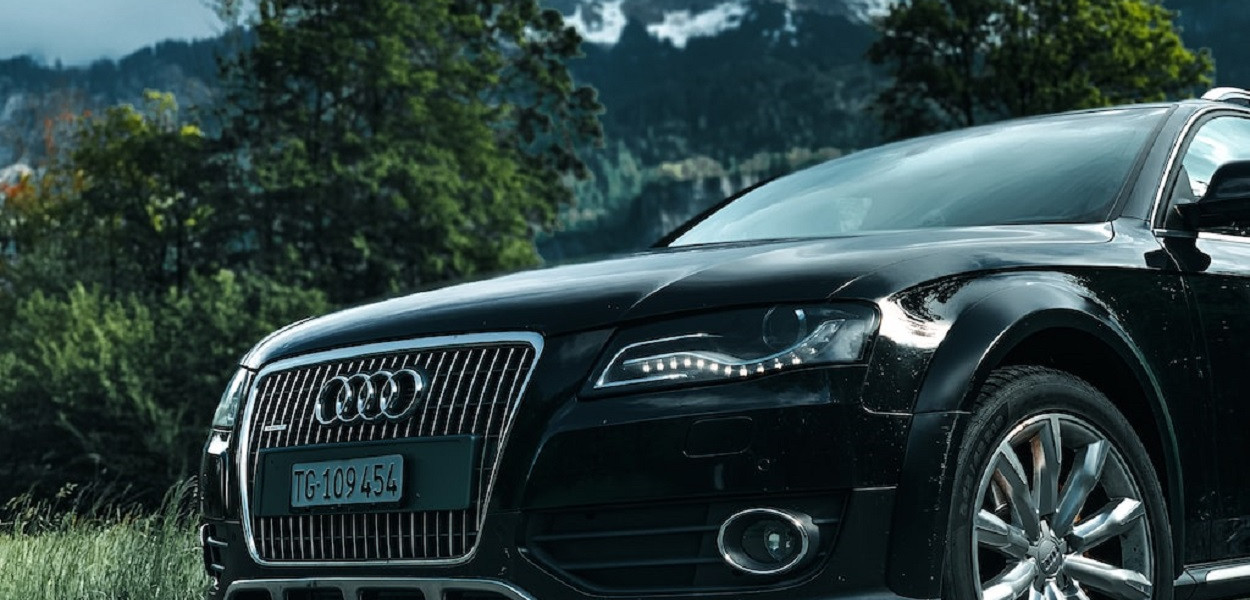 Jak znaleźć i sprowadzić samochód ze Szwajcarii? Niezbędne formalności