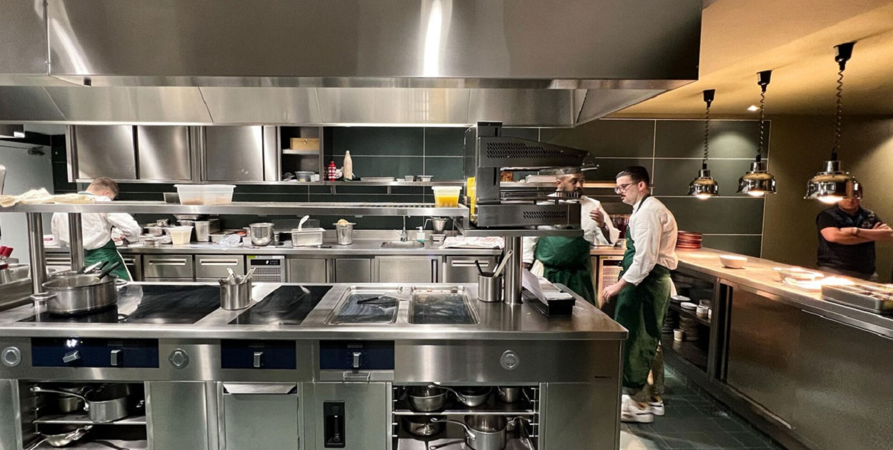 Profesjonalne wyposażenie gastronomii... czyli co? Sprawdzamy na przykładzie kuchn