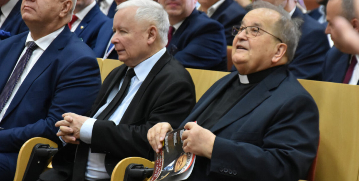 "Pozaszywane kieszenie i zamknięte portfele". Ojciec Rydzyk znów prosi o wsparcie!