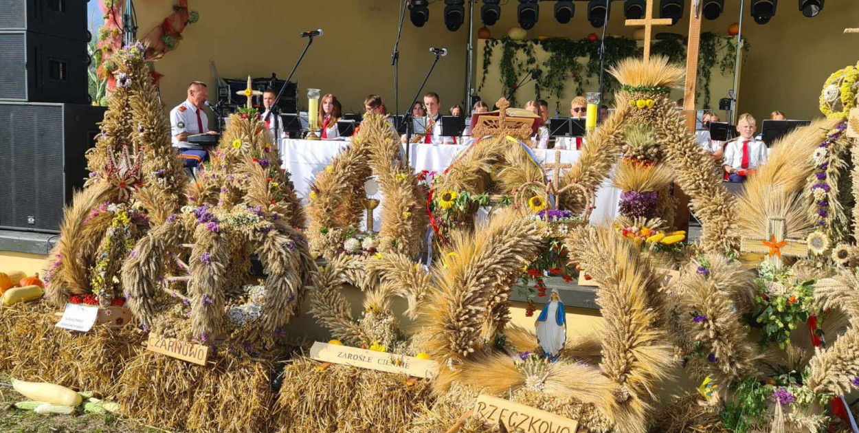 Wieńce dożynkowe Fot: Piotr Wiśniewski, Magdalena Karpińska