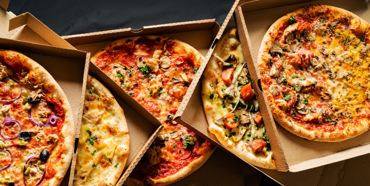 Pizze w pudełkach. Zdjęcie ilustracyjne. Depositphotos