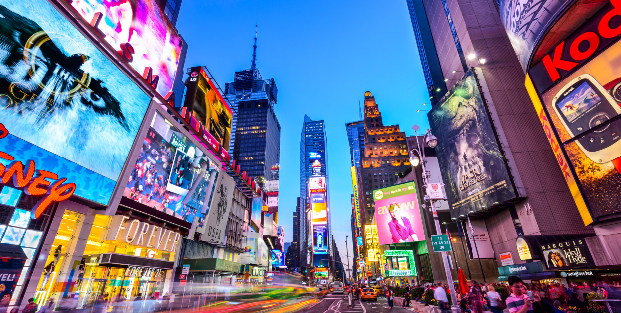Reklamy na Time Square. Zdjęcie ilustracyjne. Depositphotos
