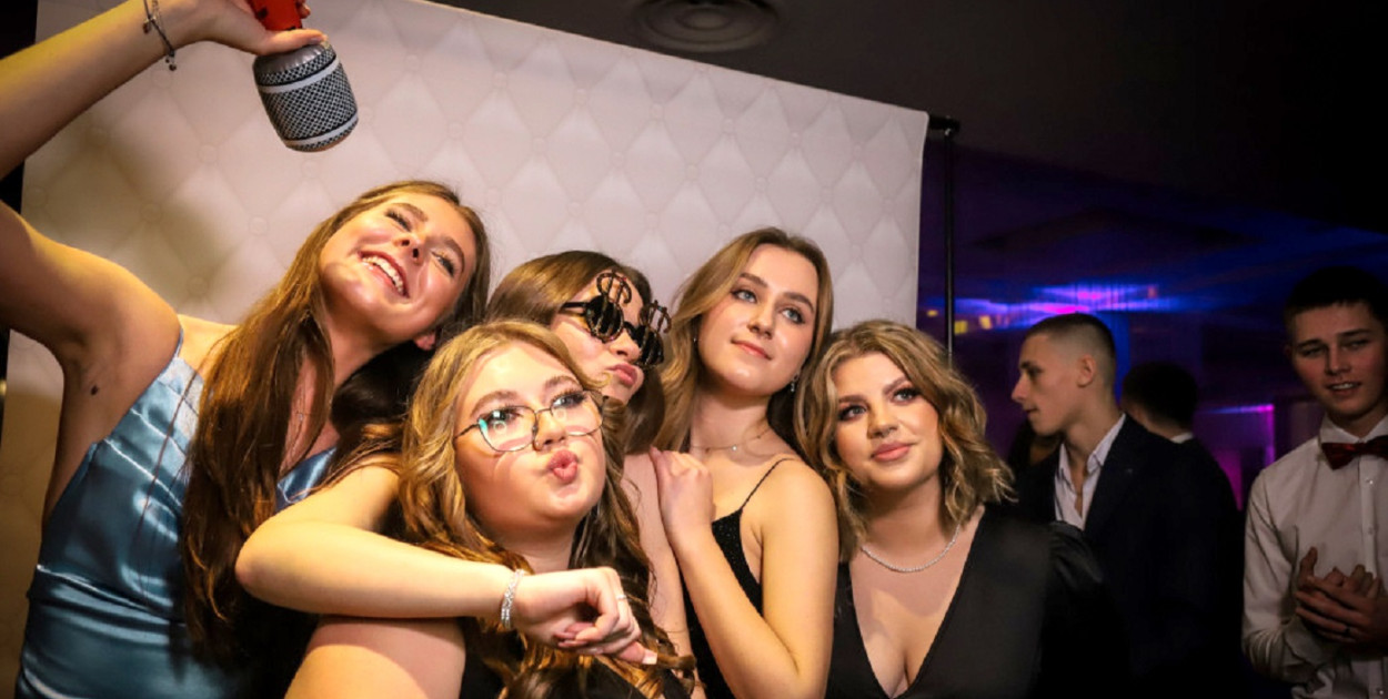 Sezon na studniówki - CZAS START! Szkoły podały terminy swoich imprez