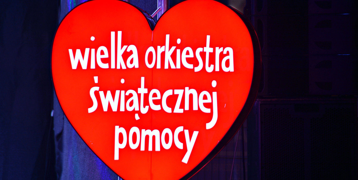 Serduszko WOŚPu.  Zdjęcie ilustracyjne. Depositphotos