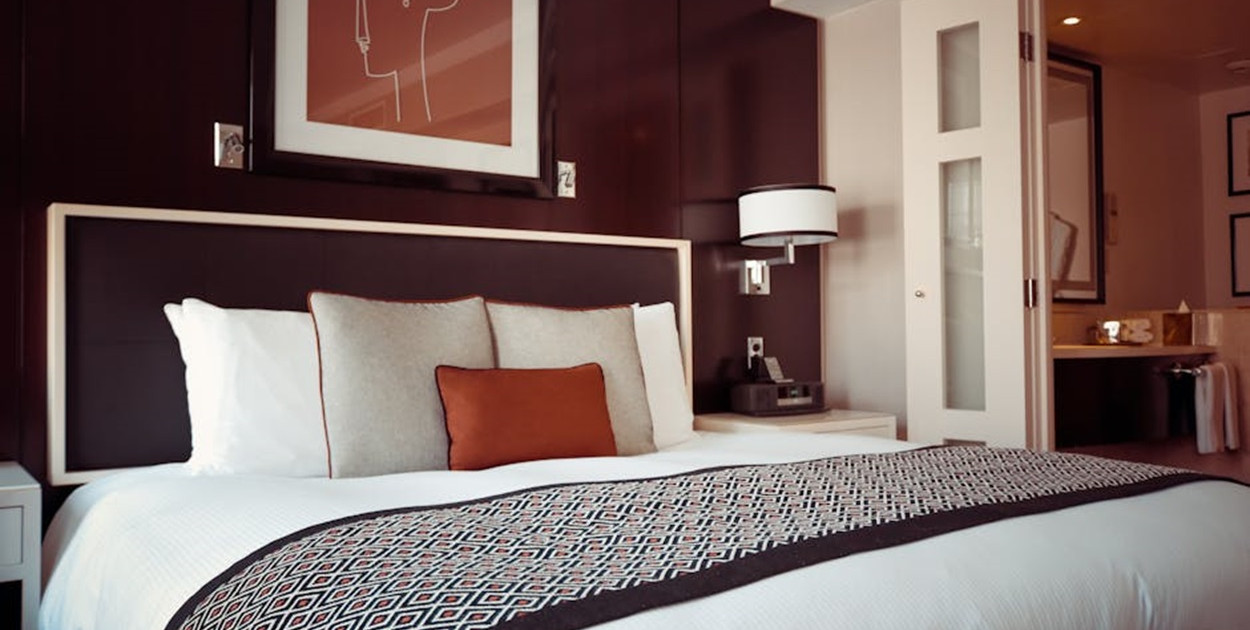 Łóżka tapicerowane - poradnik dla kupujących