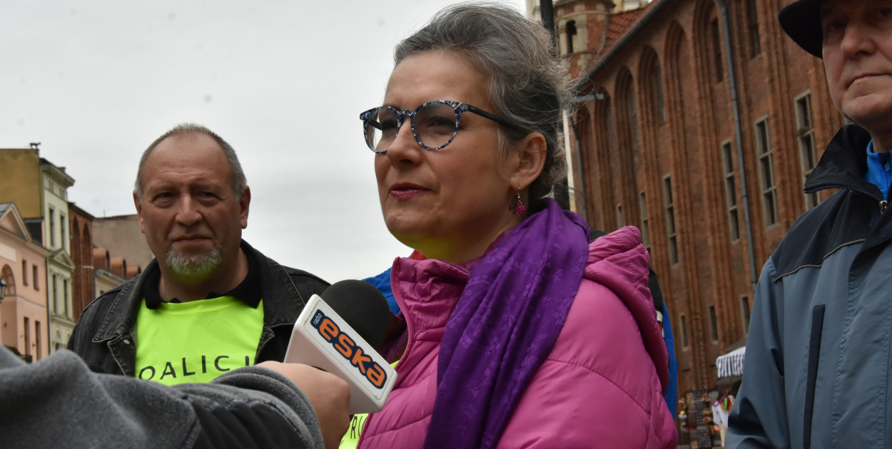  Magdalena Noga z Koalicji Ruchów Miejskich na konferencji w Toruniu. Fot: Weronika Polichnowska