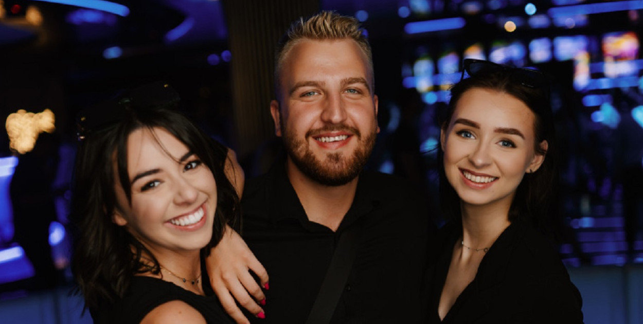 Piękne panie i przystojni panowie rozgrzali parkiet. Zobaczcie, jak było w Starsie