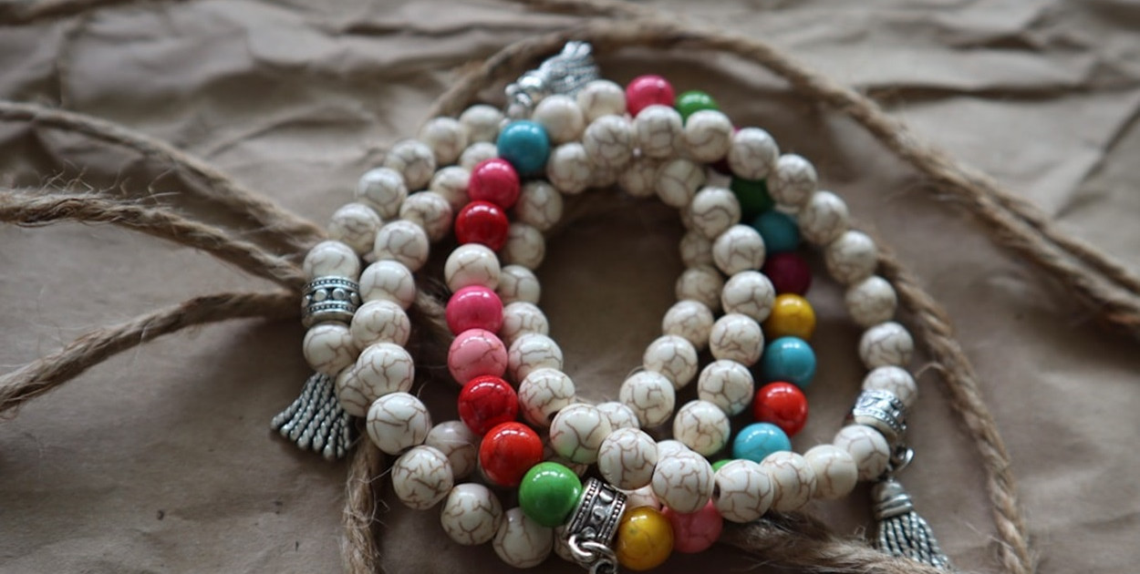 Zapięcia do bransoletek – 3 podstawowe rodzaje i ich cechy