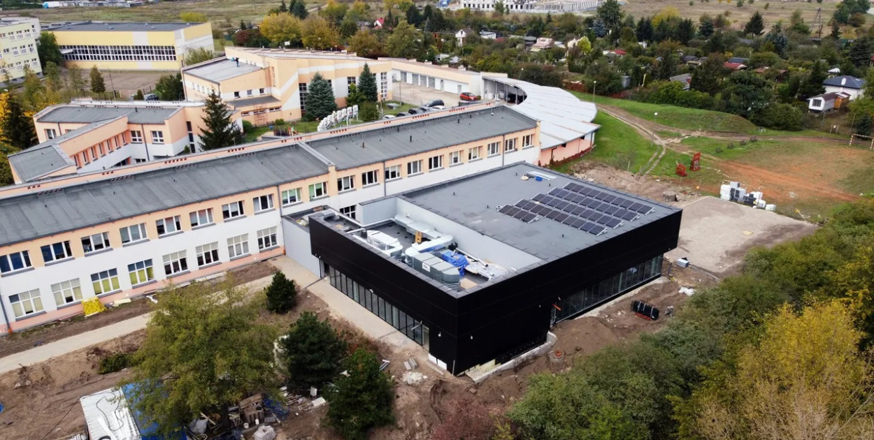 Basen rehabilitacyjny przy Zespole Szkół nr 19 na ukończeniu. Fot. © UMT 2024, autor: Sławomir Kowalski, licencja: CC BY-NC 4.0