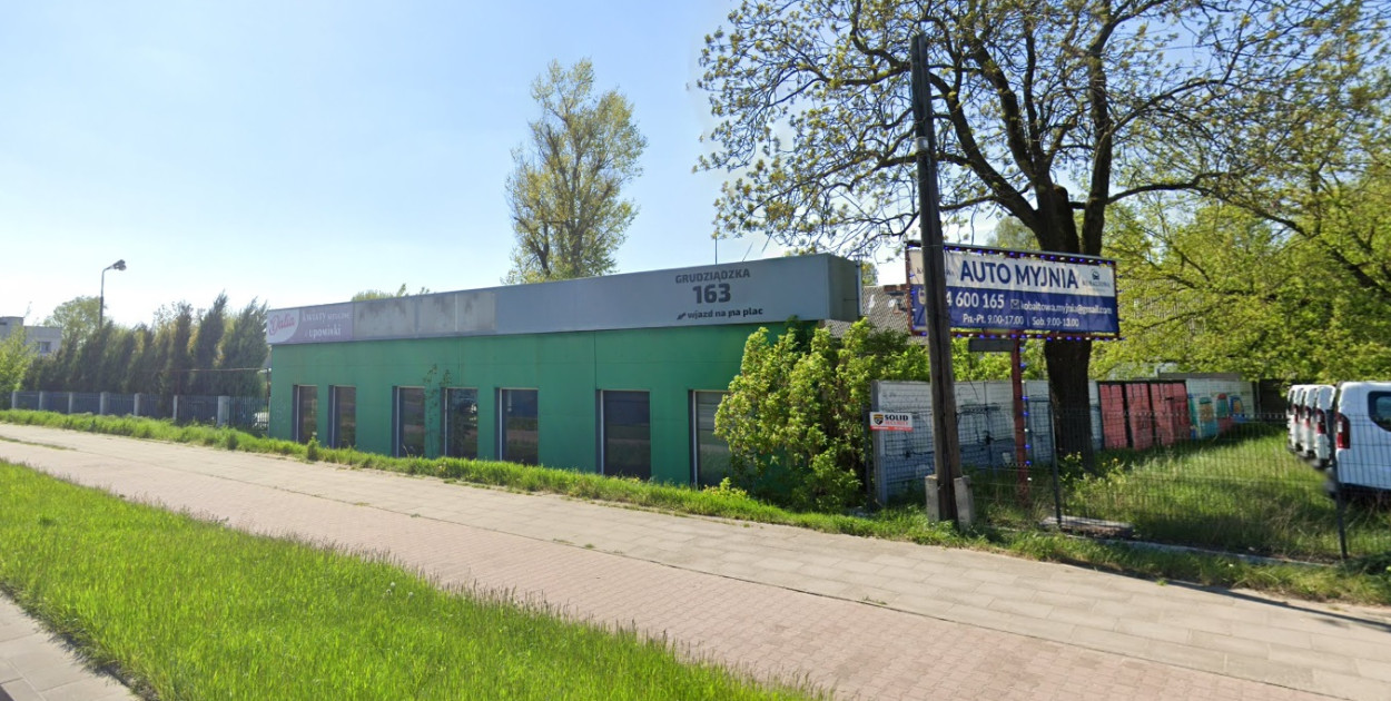 Toruń. Co dalej z "Pięciobazą"? Działa tam kilkadziesiąt firm. Do końca...